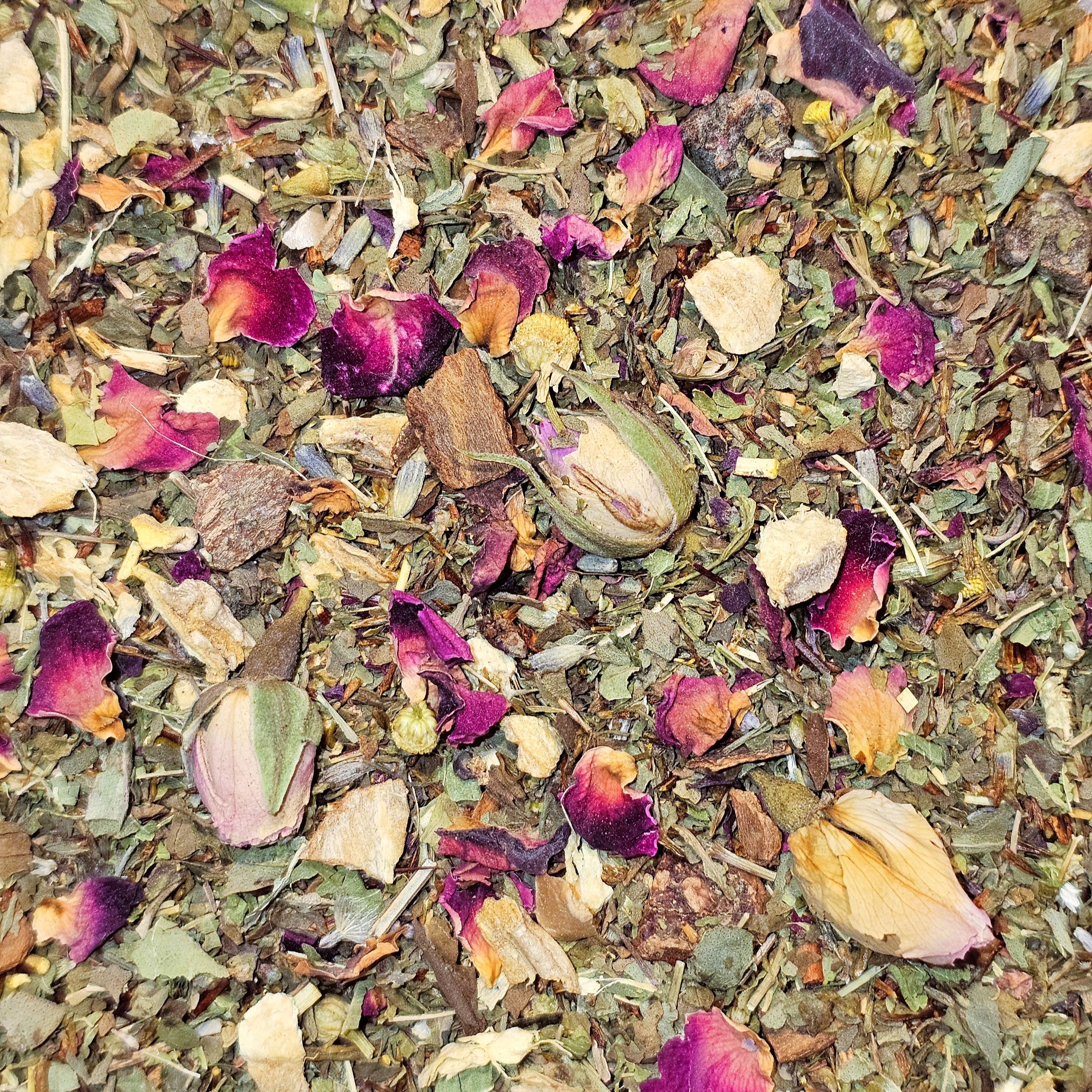 Innere Ruhe Tee Kräuter- und Blütenmischung mit Rosenknospen, Rosenblütenblättern, Kamillenblüten und Tulsikraut